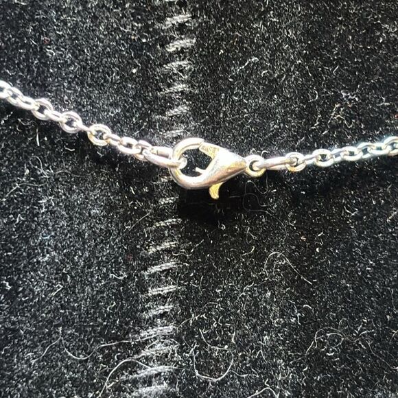 Silver tone decorated heart pendant with swirl design on a dainty chain 18” - Picture 3 of 4